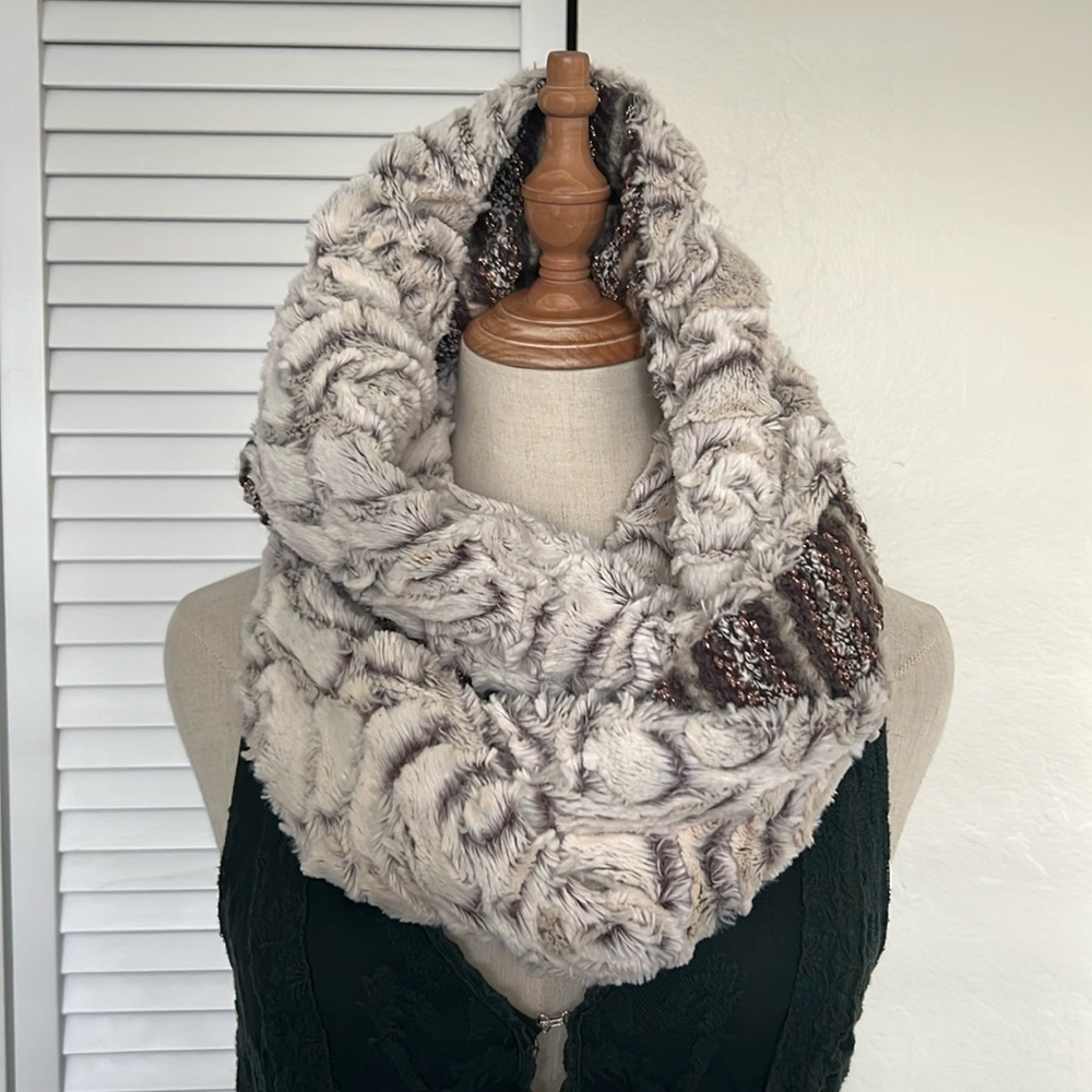 MADISON 88 | Reversible Scarf